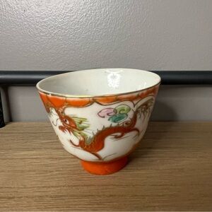 Vintage Chinese porcelain tea cup/bowl.